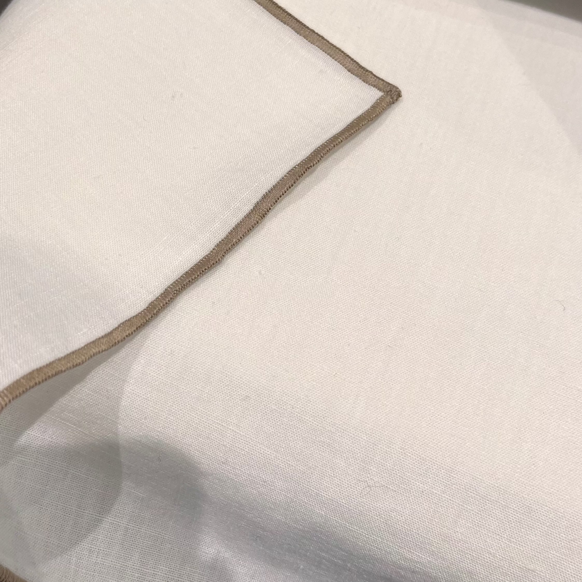 Tablerunner  Gans 1882 Overlock