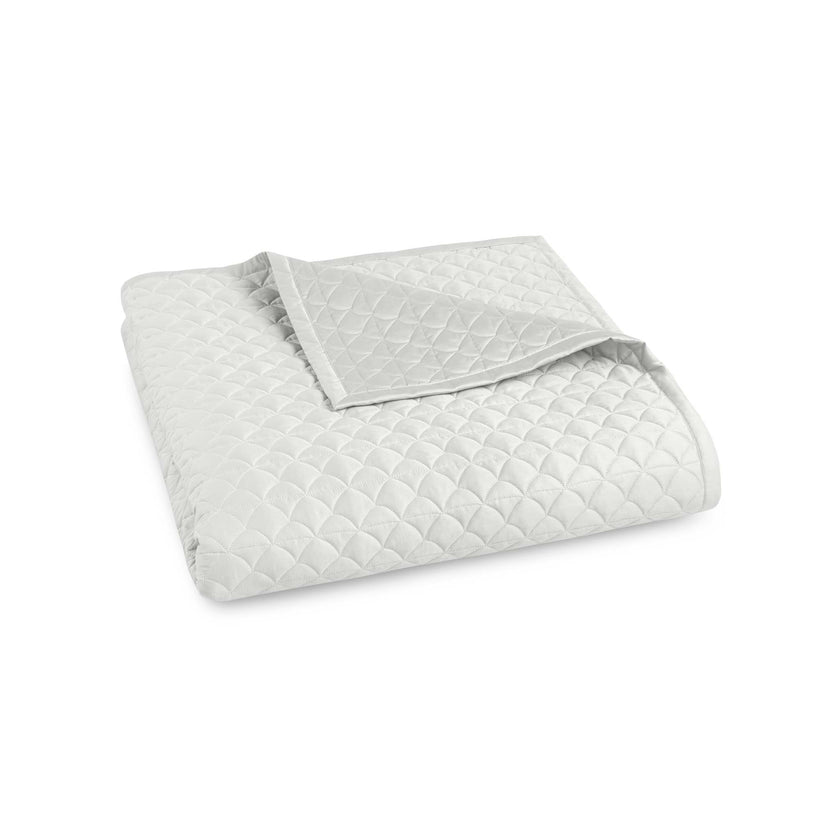 Suave_Quilt_cool_grey_bedspread
